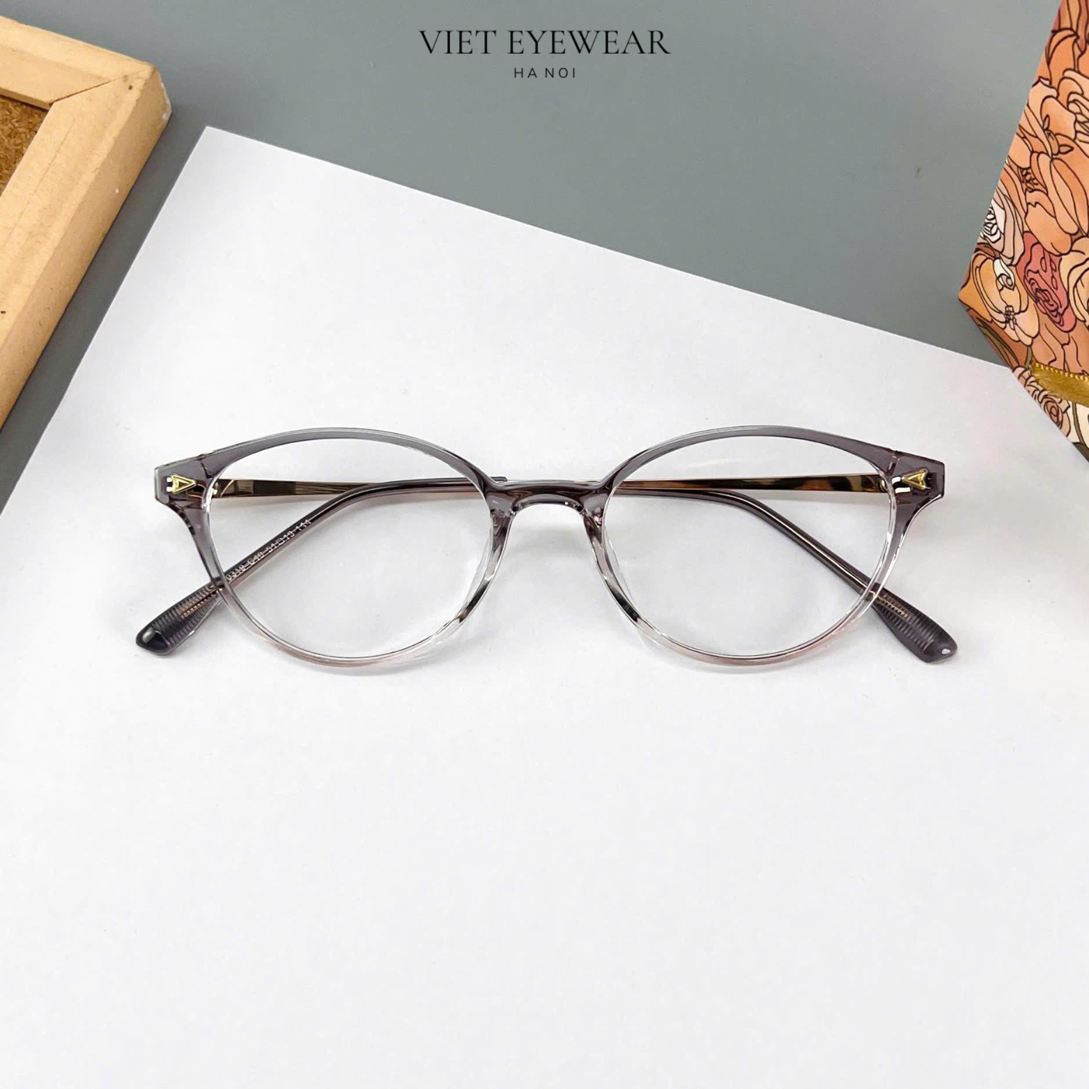 VIET EYEWEAR 30319 Hellviolett